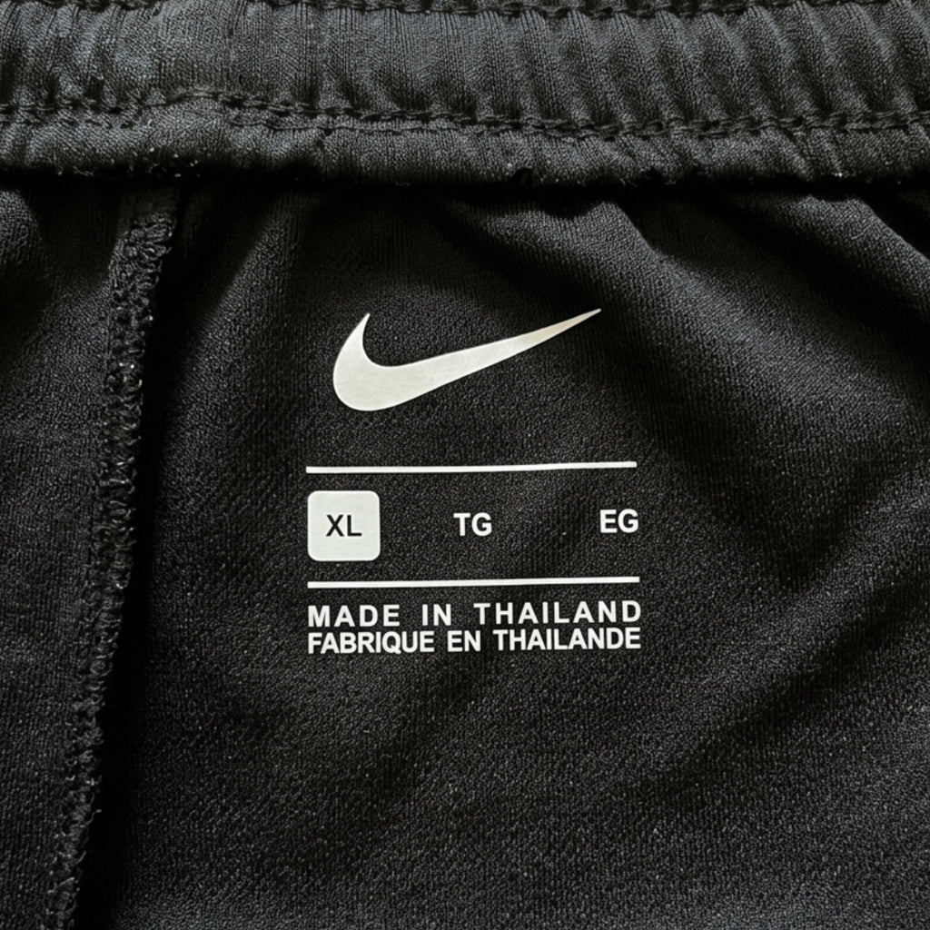 Y2K Black Nike Shorts (XL) 657 Vintage