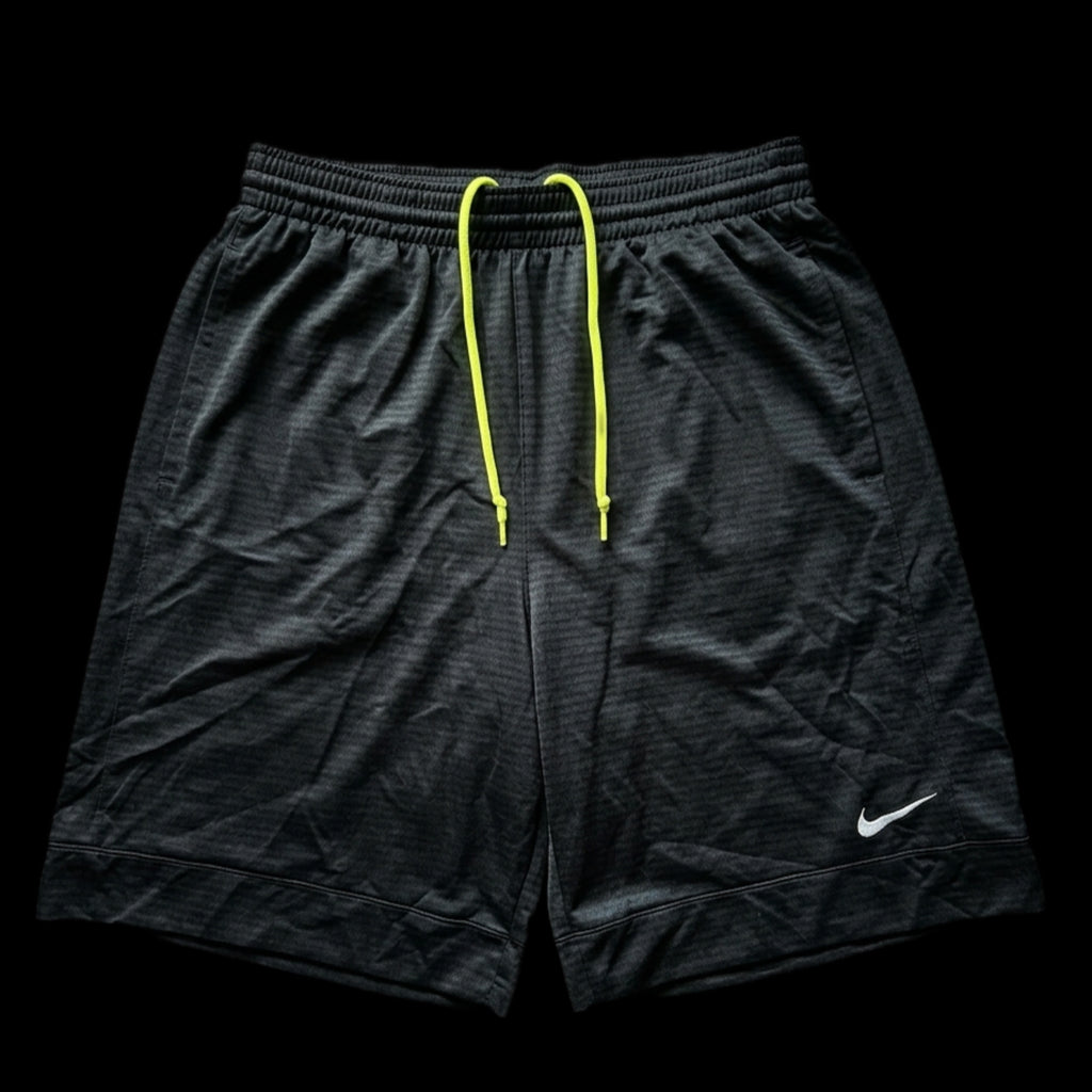 Y2K Black Nike Shorts (XL) 657 Vintage