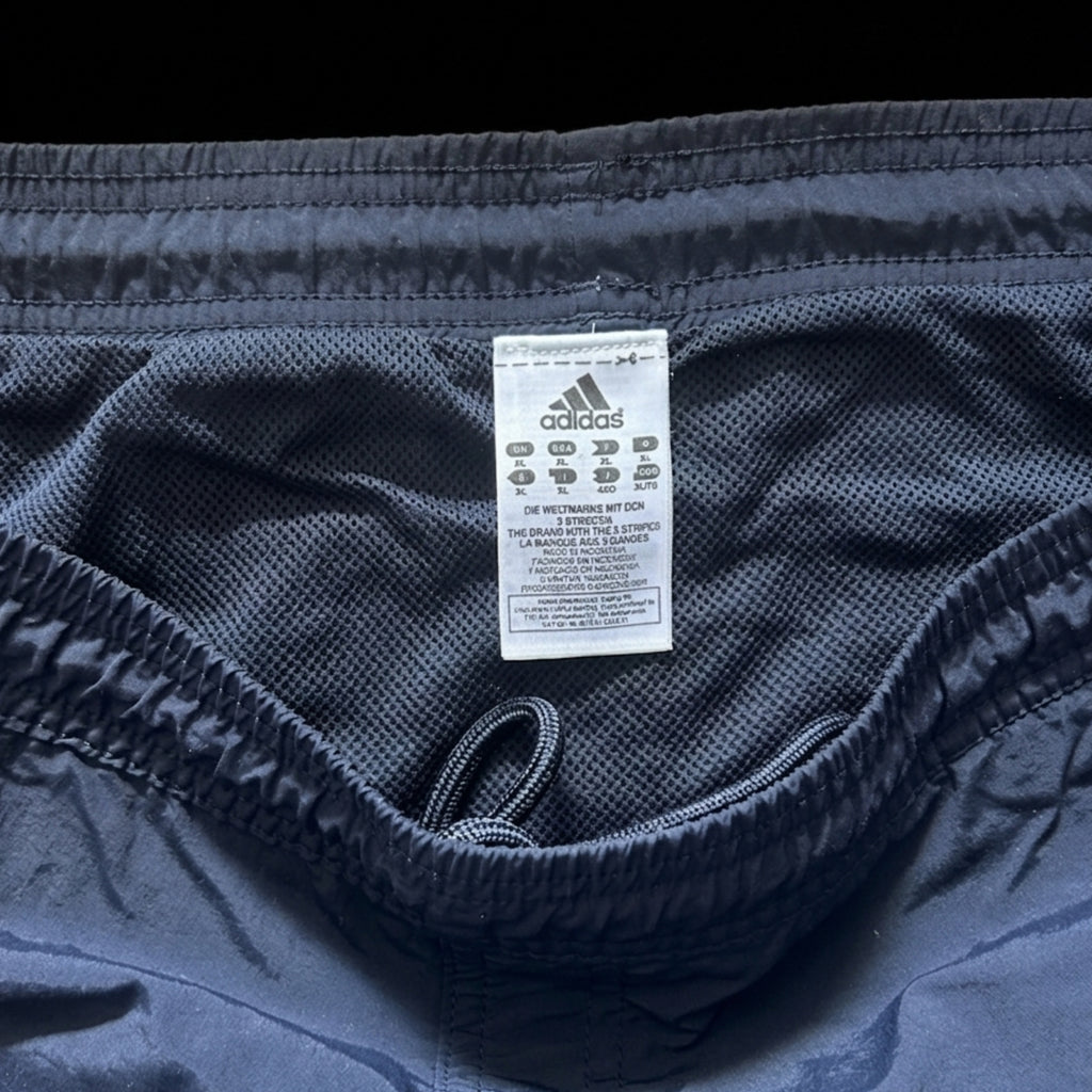 Adidas Shorts (XL) 657 Vintage